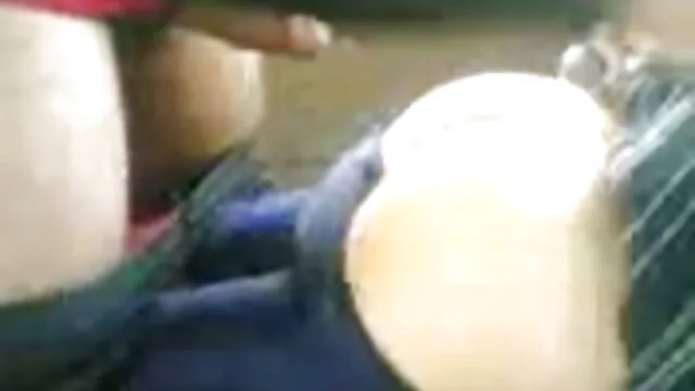 Nóng khiêu dâm, không giấy đăng ký  Cô gái trong vàng mặt phm sec khong che nạ thổi kèn