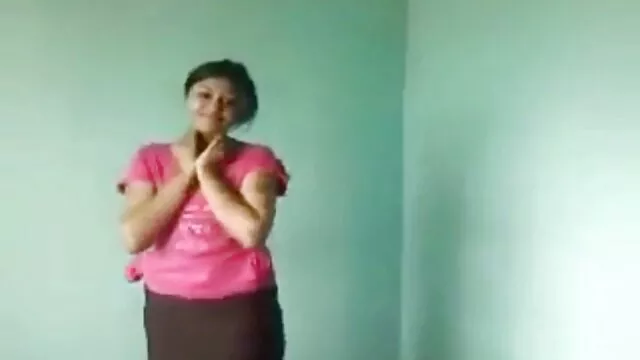 Nóng khiêu dâm, không giấy đăng ký  Cô vận động viên thể dục đã trao thân anh sec ko che cho người yêu của mình trên chiếc ghế dài