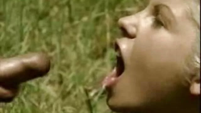 Nóng khiêu dâm, không giấy đăng ký  Chân dài sinh viên thủ dâm có lông L. trong những phim sec hoc sinh khong che phòng ngủ