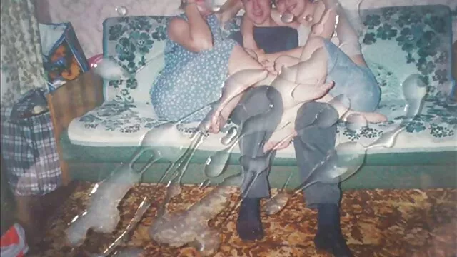 Nóng khiêu dâm, không giấy đăng ký  Trẻ brunette chị với một già xem sec ko che người trên các đi văng
