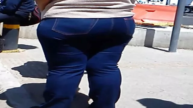 Nóng khiêu dâm, không giấy đăng ký  Brunette trong bị rách vớ fucks với một anh sec khong che tình dục máy