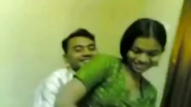 Nóng khiêu dâm, không giấy đăng ký  Trưởng thành dì sec o che với một lớn đít được fucked trong các đít với hai hahahals