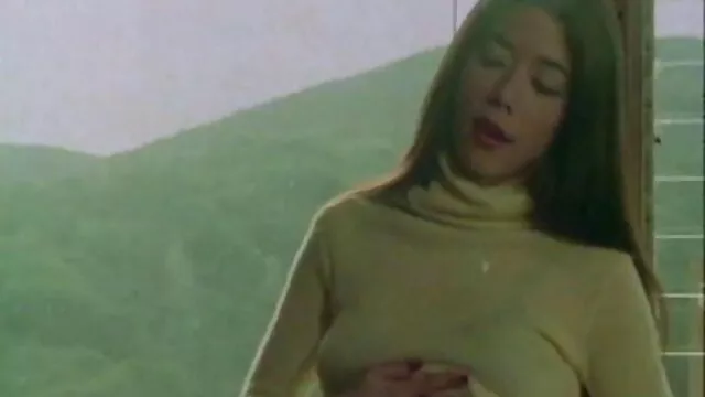 Nóng khiêu dâm, không giấy đăng ký  Trưởng thành phụ nữ hói từ lesbian caresses với một bạn gái trẻ phim sec manh khong che