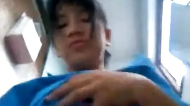 XXX không đăng ký  Chồng chị vợ với phímec khong che một lớn vòi nước tại nhà