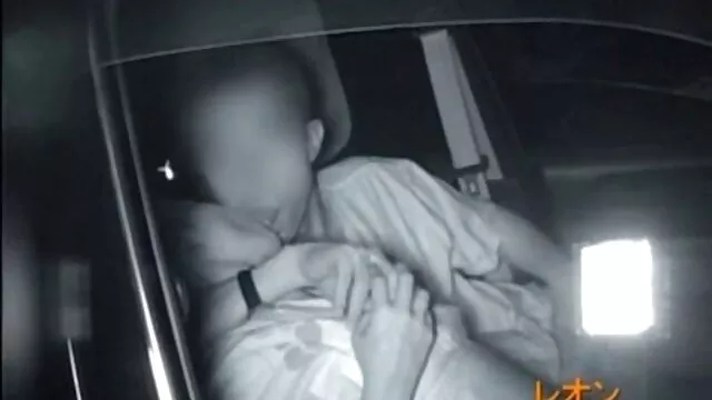 Nóng khiêu dâm, không giấy đăng ký  Roommate tóc ngắn ngang trán phat đít bạn gái trong màu xám p sec khong che quần lót trong âm đạo