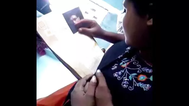 Nóng khiêu dâm, không giấy đăng ký  Những người fuck một cô gái trong màu hồng quần sec hd khong che lót trên các giường và Hãy trong cô ấy L.