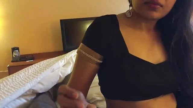 Nóng khiêu dâm, không giấy đăng ký  Brunette thích một phim sec pha trinh khong che cứng tinh ranh trong cô ấy âm đạo và đít