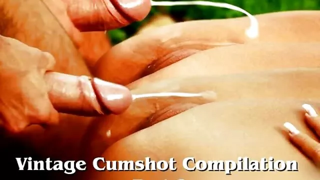Nóng khiêu dâm, không giấy đăng ký  Một chàng trai với một hình xăm trên cơ thể của anh ấy pound một busty phim sec hoc sinh khong che đen phụ nữ trong âm hộ bên hồ bơi