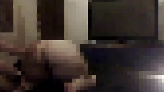 Nóng khiêu dâm, không giấy đăng ký  Brunette với lớn mắt slobnking phim sec moi khong che trên người bạn phallus và cho nó trong L. trên ghế