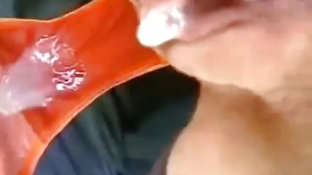 Nóng khiêu dâm, không giấy đăng ký  Hakhal thực hiện kuni và fucked một cô gái mặc đồ lót màu xanh trên giường rải phim sec khonh che đầy cánh hoa hồng